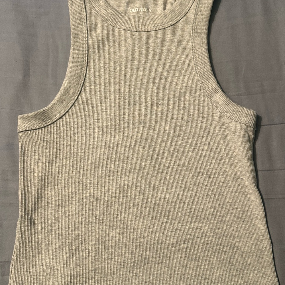 Old Navy Gray Snug Rib-Knit Crop Tank Top 🩶